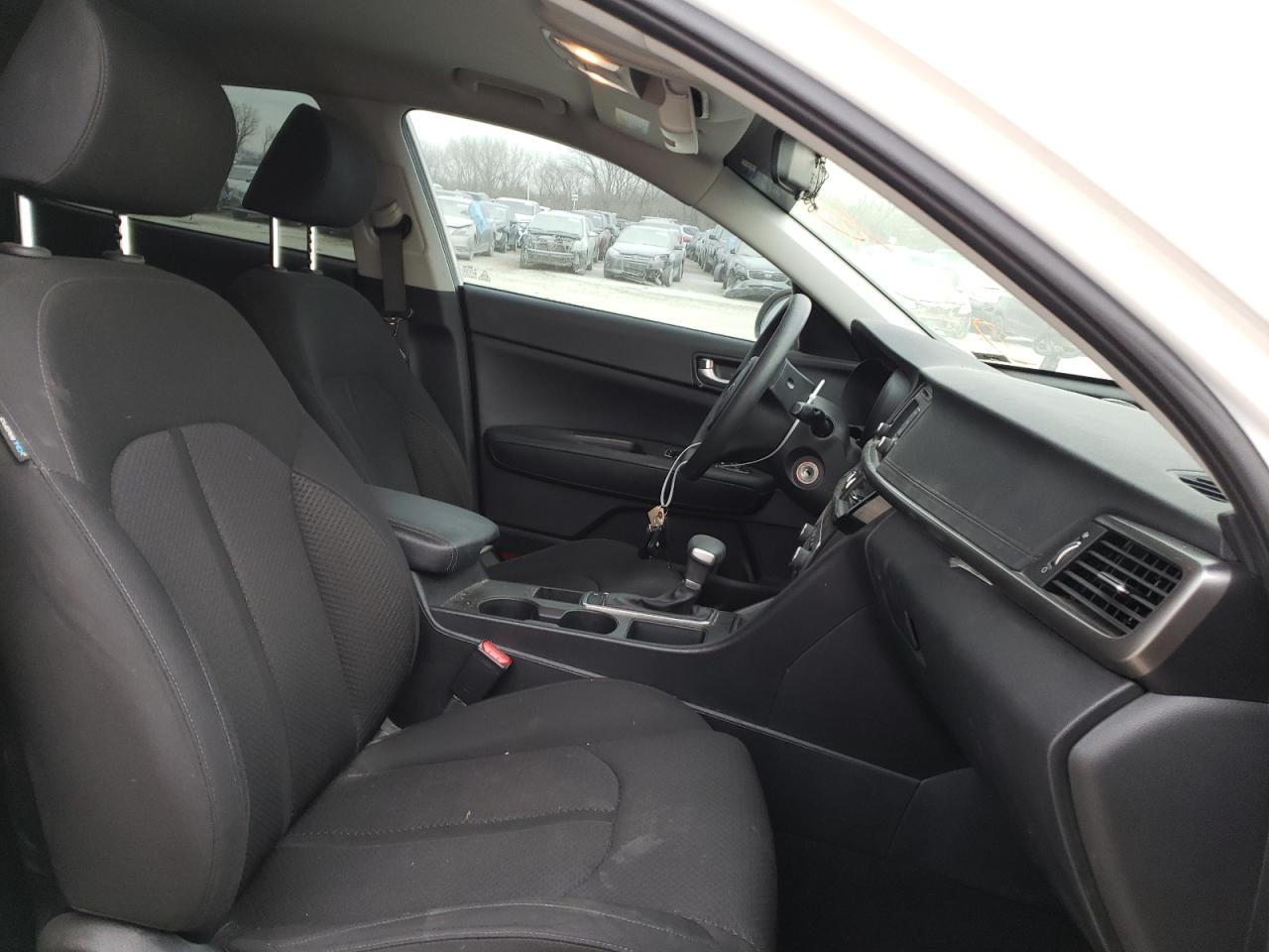 Photo 5 from auction – 2017 KIA OPTIMA LX with VIN KNAGT4L38H5159010
