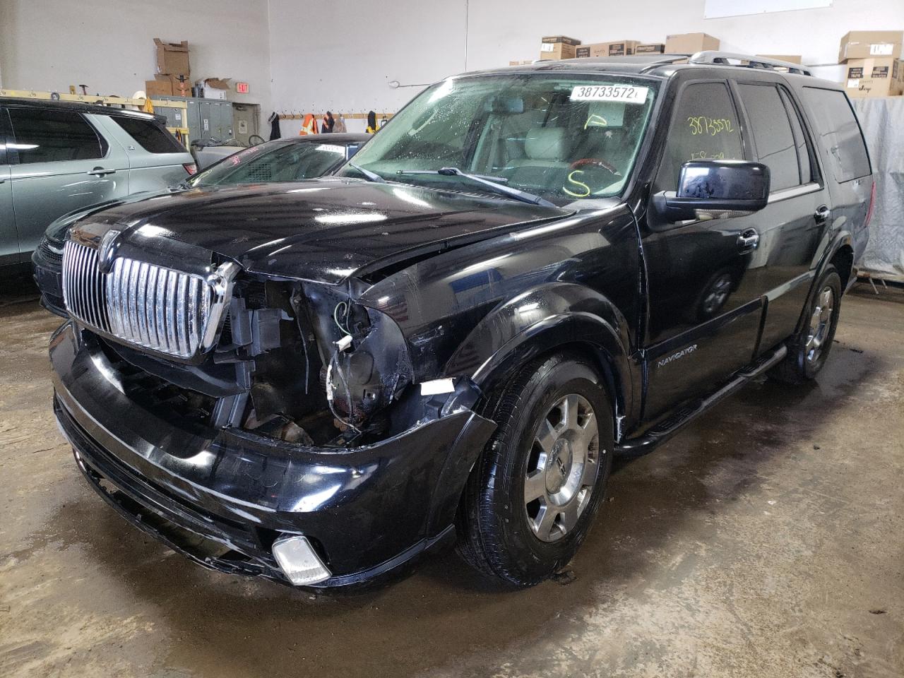 Photo 2 from auction – 2006 LINCOLN NAVIGATOR with VIN 5LMFU28536LJ12740