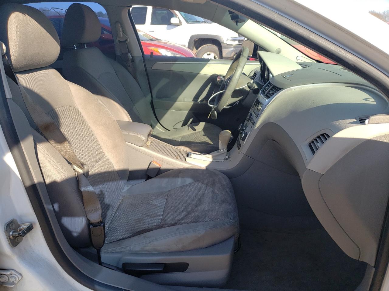 Photo 5 from auction – 2012 CHEVROLET MALIBU LS with VIN 1G1ZA5EU9CF291377