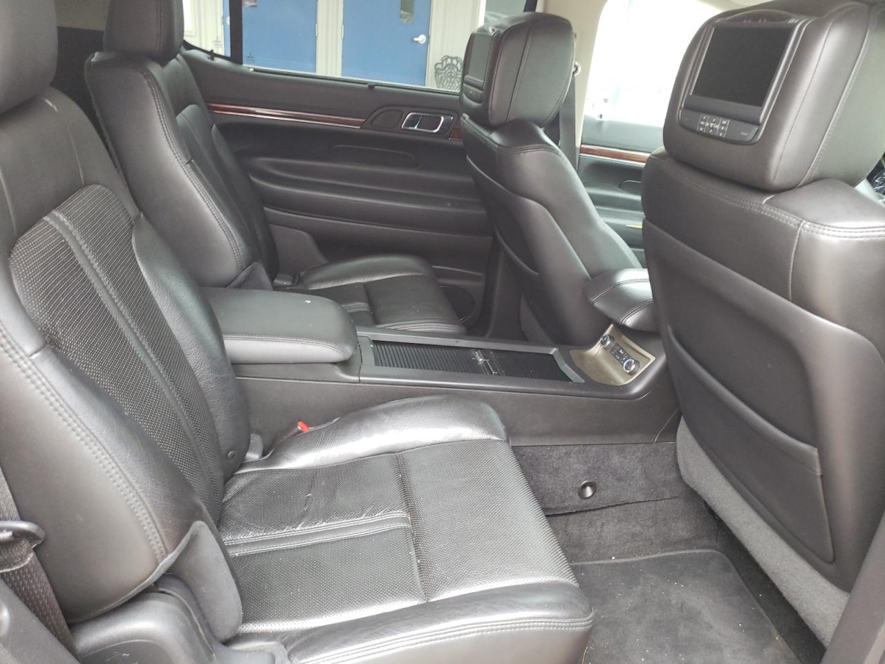 Photo 6 from auction – 2010 LINCOLN MKT with VIN 2LMHJ5AT2ABJ28133