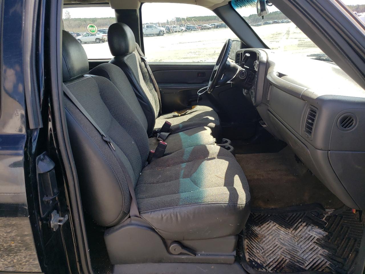 Photo 5 from auction – 2005 CHEVROLET SILVERADO with VIN 1GCEC19X15Z286222