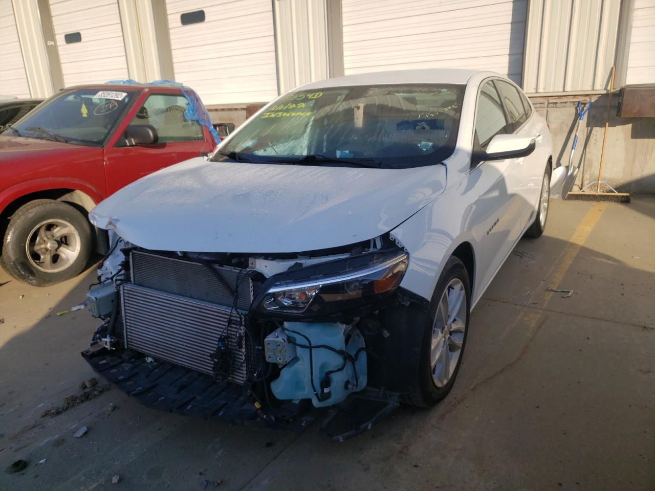 Photo 2 from auction – 2017 CHEVROLET MALIBU LT with VIN 1G1ZE5ST3HF133446