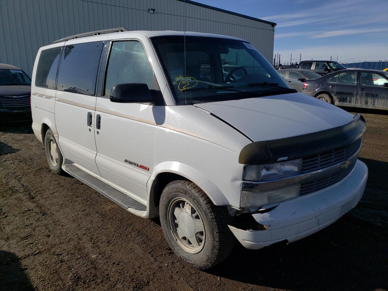 CHEVROLET ASTRO 2000 with VIN 1GNEL19W5YB154575 - Photo from auction
