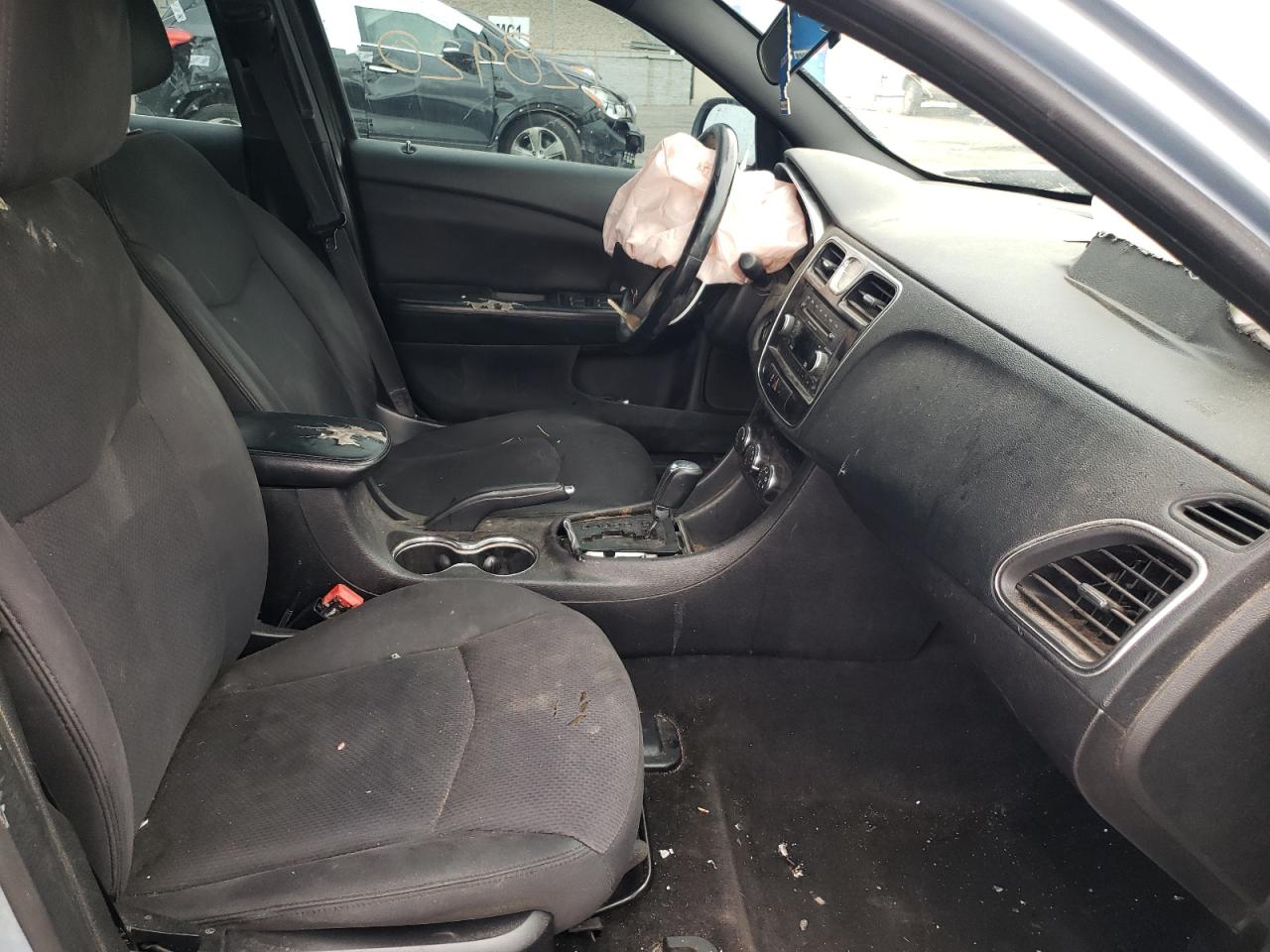 Photo 5 from auction – 2014 CHRYSLER 200 with VIN 1C3CCBBB6EN178413