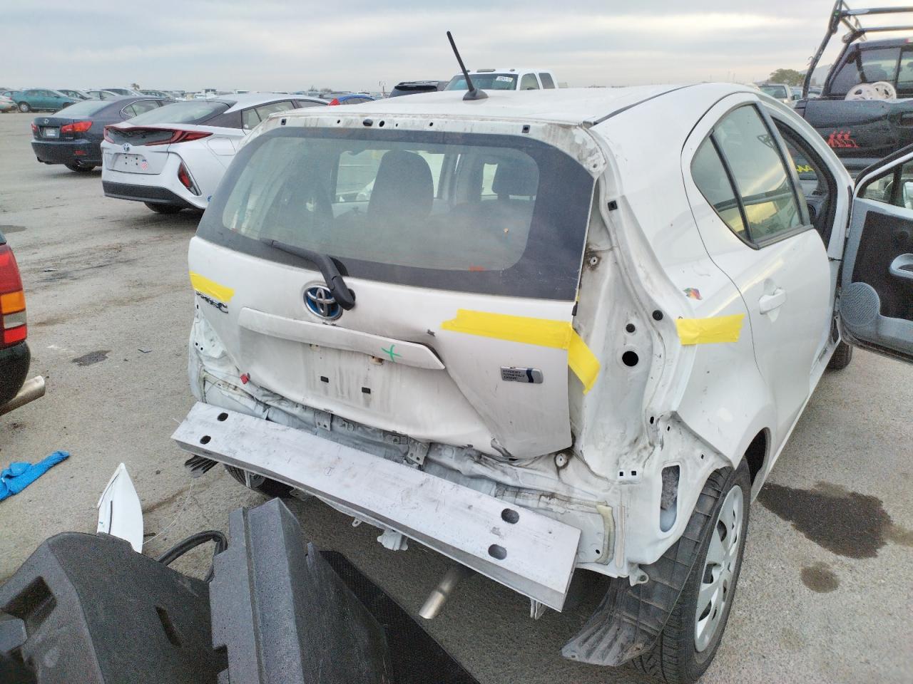 Photo 9 from auction – 2014 TOYOTA PRIUS C with VIN JTDKDTB31E1078567