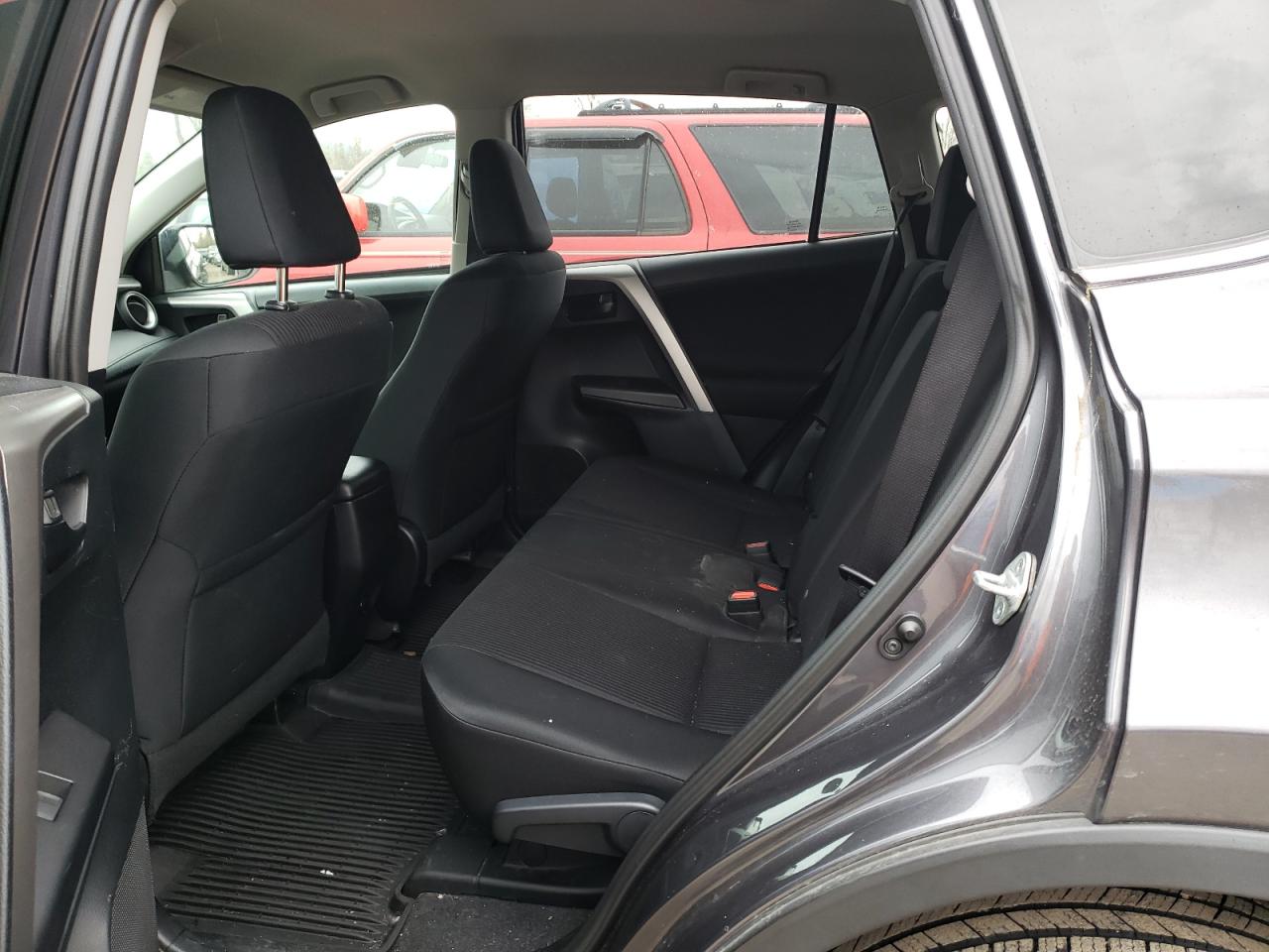 Photo 6 from auction – 2016 TOYOTA RAV4 LE with VIN 2T3BFREV6GW429634