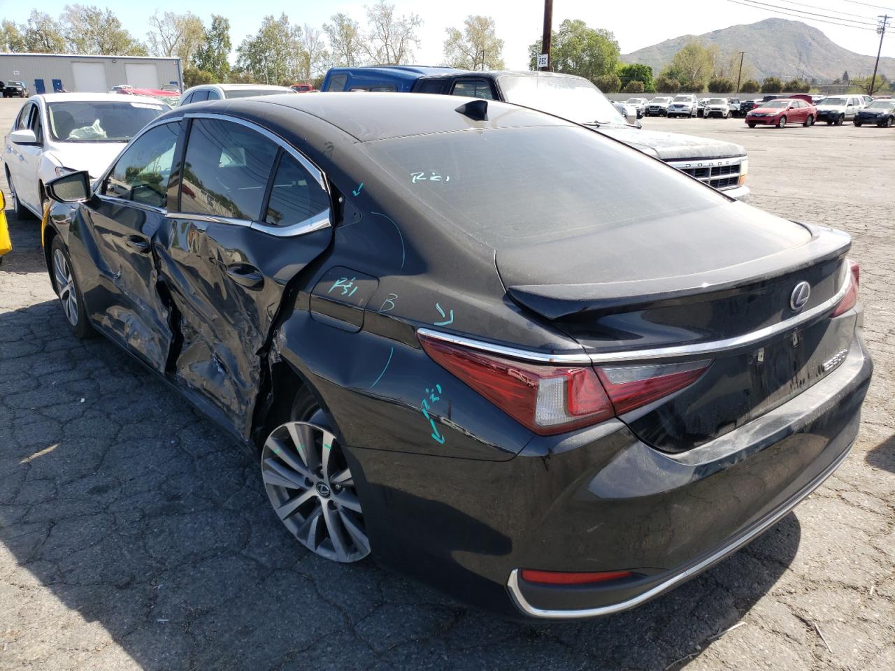Photo 3 from auction – 2021 LEXUS ES 300H BA with VIN 58ACA1C18MU001209
