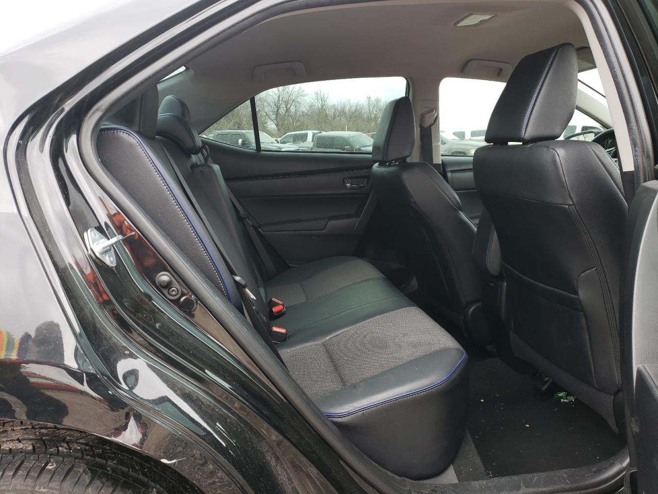 Photo 6 from auction – 2017 TOYOTA COROLLA SE with VIN 5YFBURHE9HP607954