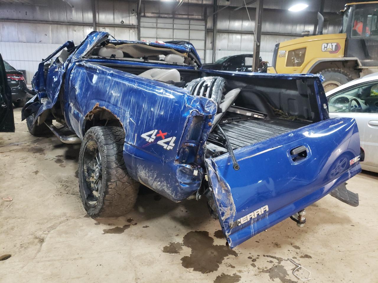 Zdjęcie 3 z aukcji – 2003 GMC SIERRA1500 z VIN 1GTHK29103E372790