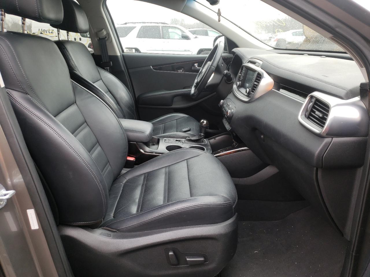 Photo 5 from auction – 2017 KIA SORENTO EX with VIN 5XYPHDA5XHG305925