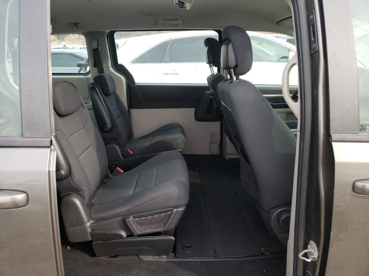 Photo 6 from auction – 2010 DODGE GRAND CARA with VIN 2D4RN4DE2AR385495