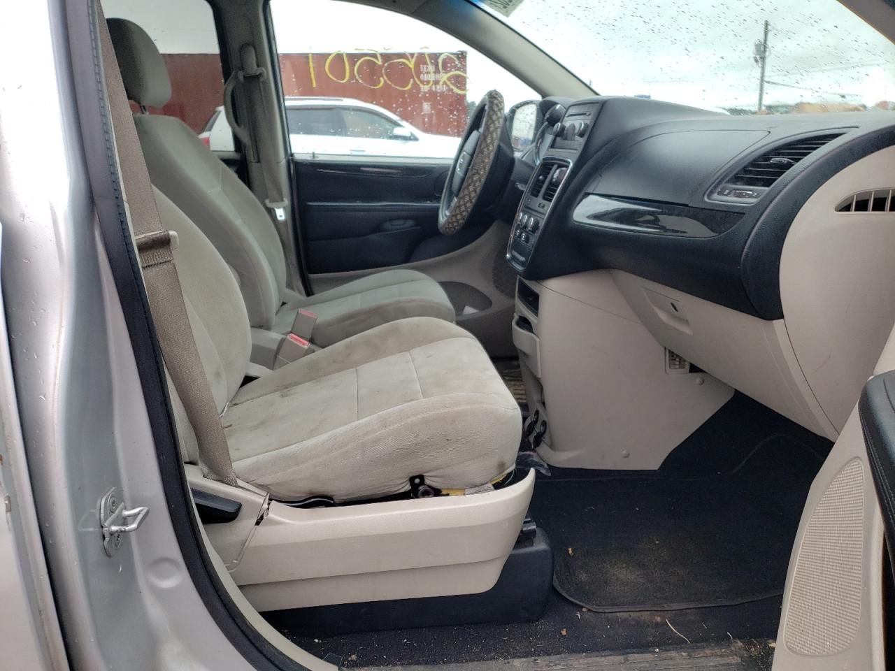 Photo 5 from auction – 2012 DODGE GRAND CARA with VIN 2C4RDGCG9CR304578