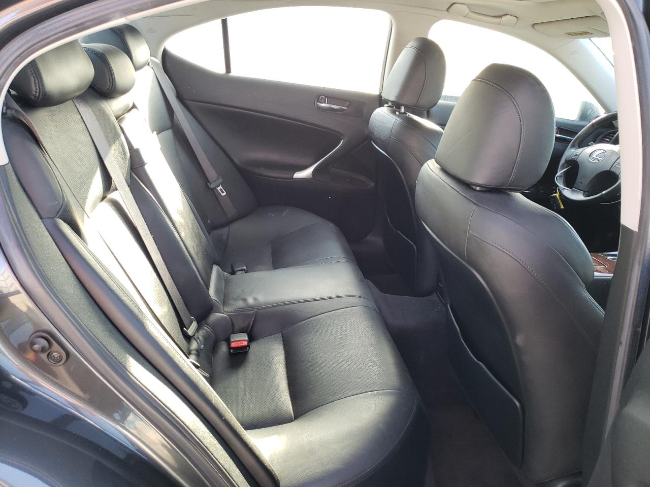 Photo 6 from auction – 2006 LEXUS IS 250 with VIN JTHBK262662020210