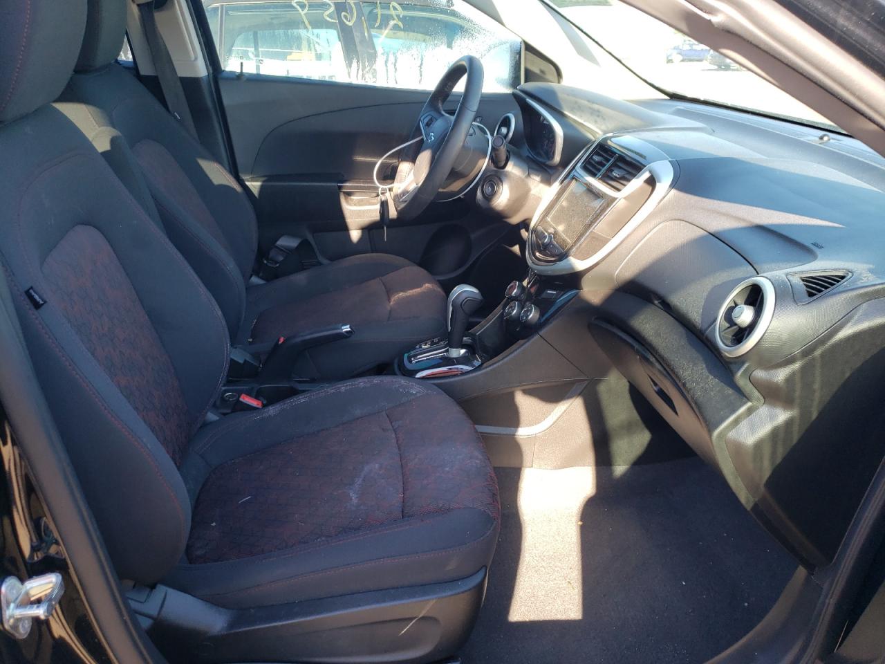 Photo 5 from auction – 2019 CHEVROLET SONIC LT with VIN 1G1JD5SB2K4133531