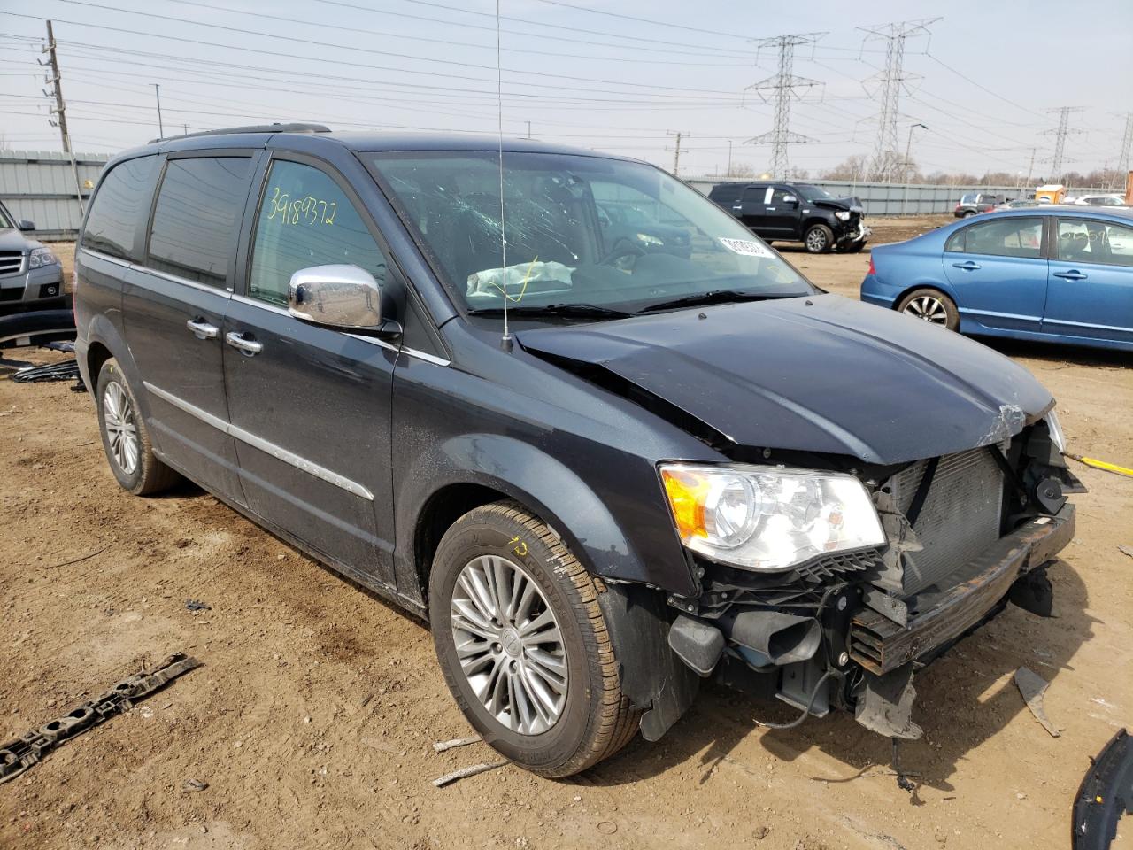 CHRYSLER TOWN & COU 2014 with VIN 2C4RC1CG2ER249622 - Photo from auction
