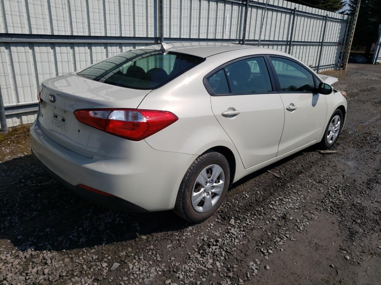 Photo 4 from auction – 2015 KIA FORTE LX with VIN KNAFK4A62F5422634