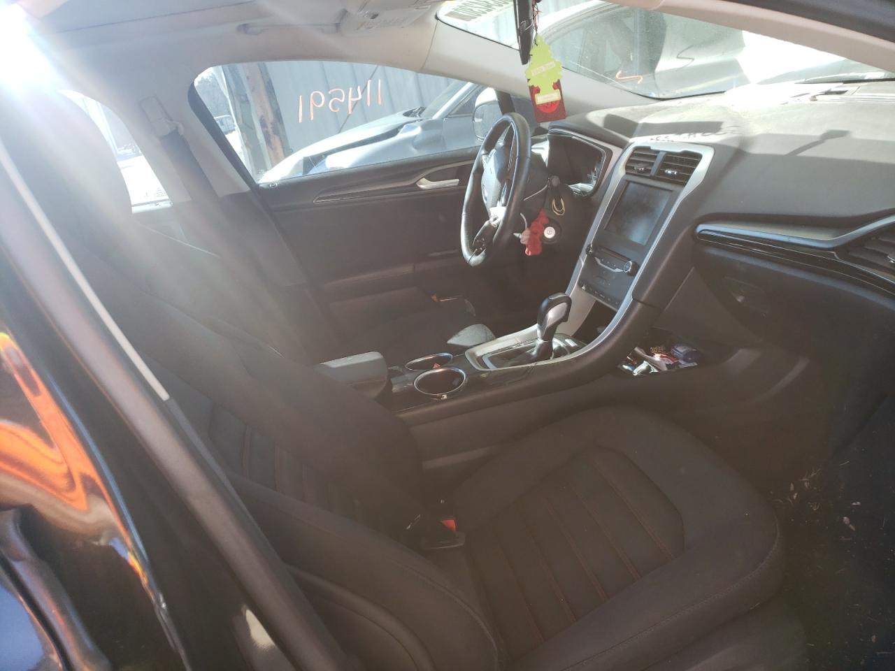 Photo 5 from auction – 2013 FORD FUSION SE with VIN 3FA6P0HR3DR110366