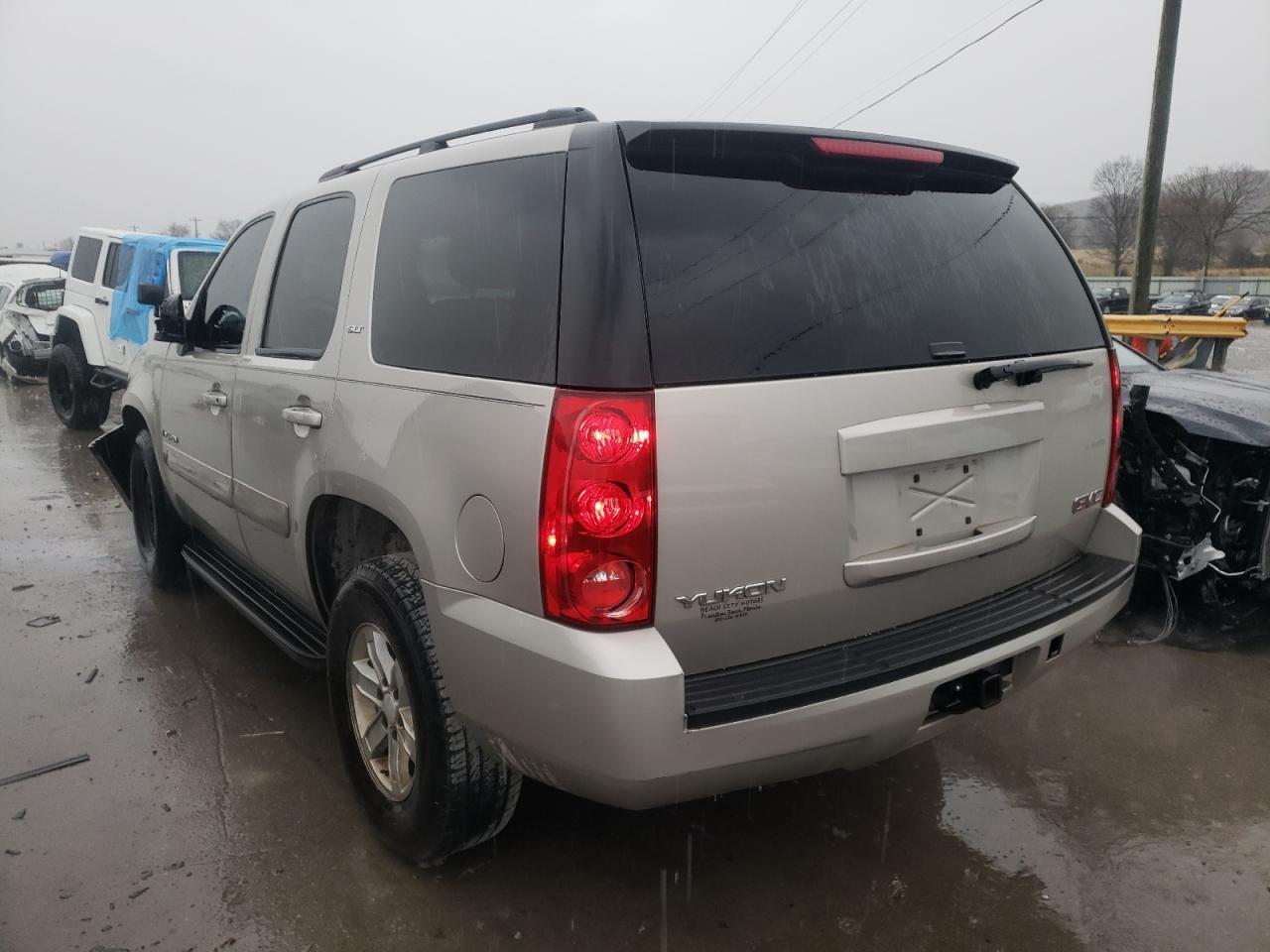 Photo 15 from auction – 2007 GMC YUKON with VIN 1GKFC13J97R317698