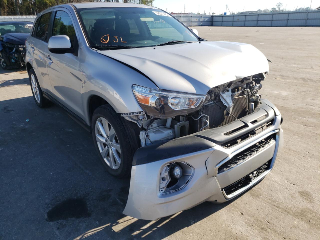 MITSUBISHI OUTLANDER 2015 with VIN 4A4AP3AU2FE036148 - Photo from auction