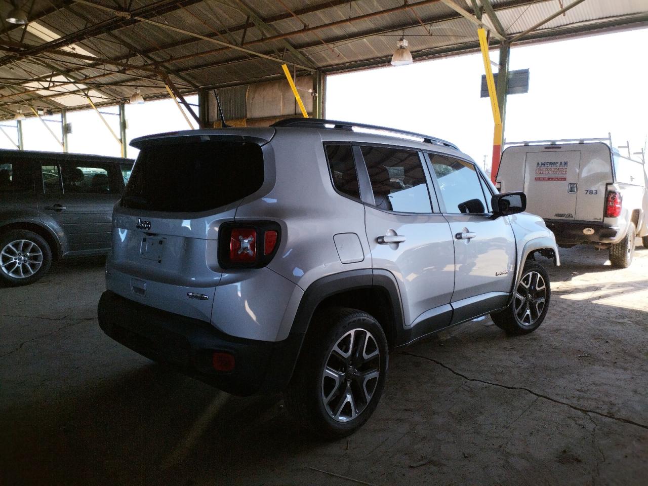 Photo 4 from auction – 2018 JEEP RENEGADE L with VIN ZACCJBBB2JPJ52620