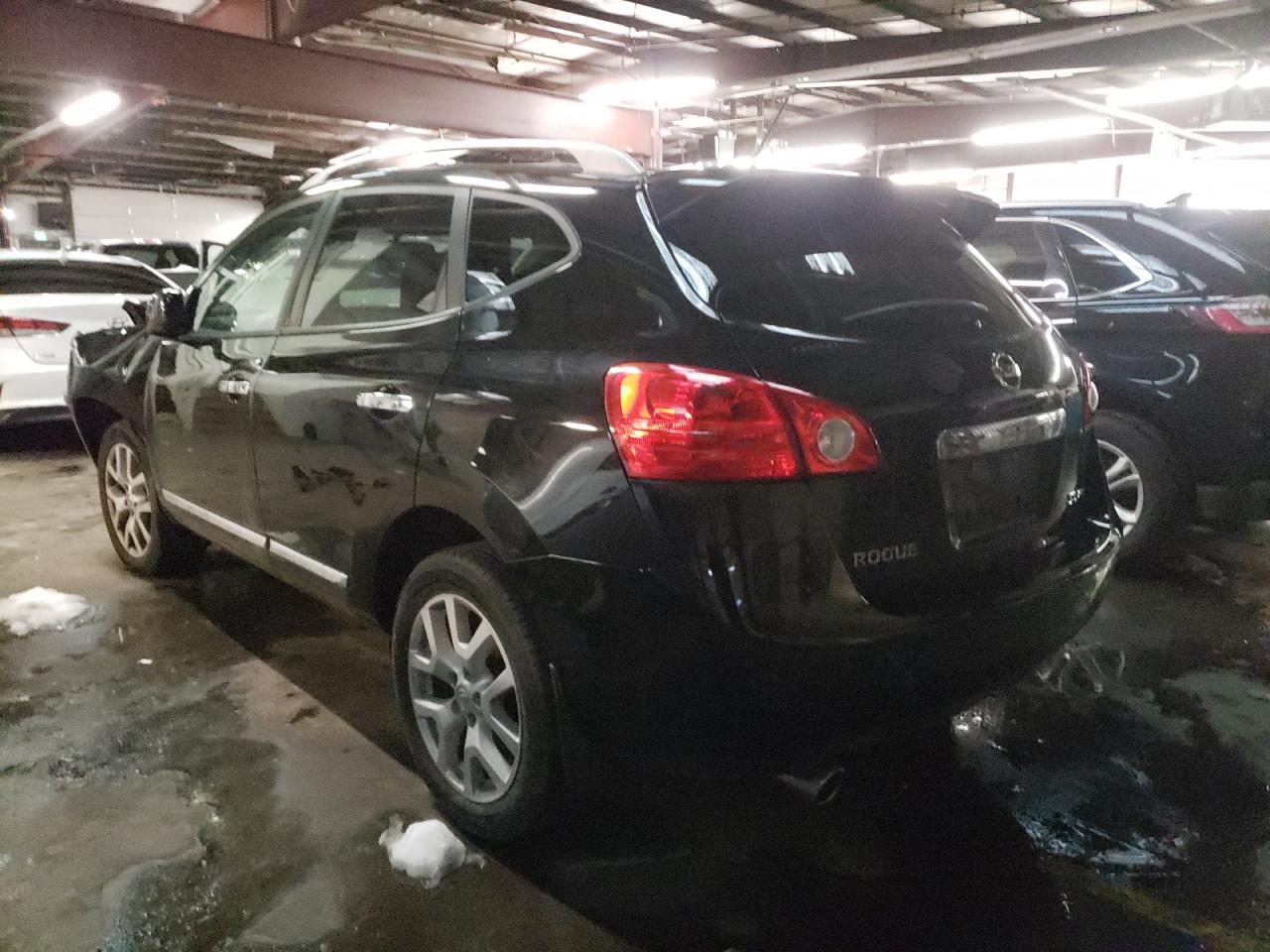 Photo 3 from auction – 2013 NISSAN ROGUE S with VIN JN8AS5MV8DW127572