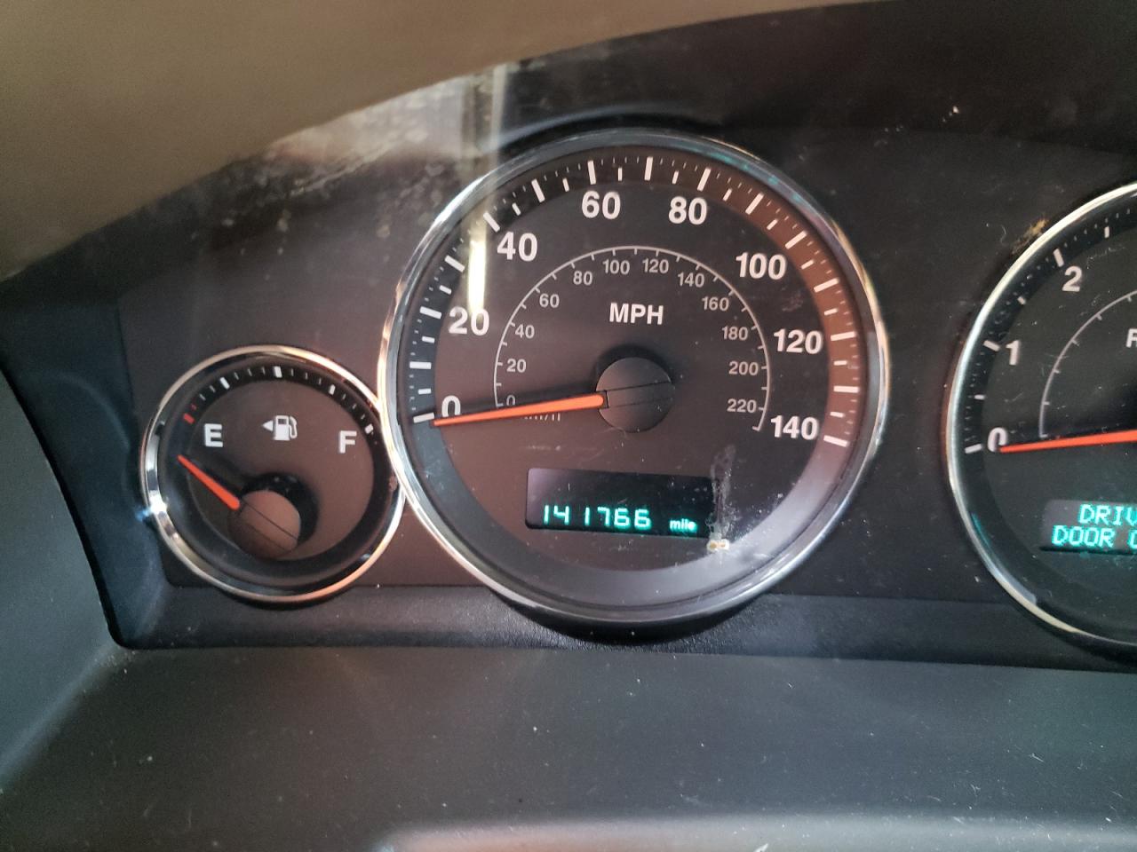 Photo 8 from auction – 2006 JEEP COMMANDER with VIN 1J8HG48K36C302331