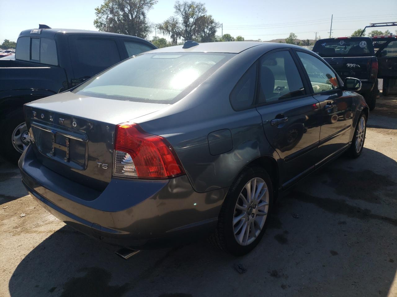 Photo 4 from auction – 2011 VOLVO S40 T5 with VIN YV1672MS3B2550632