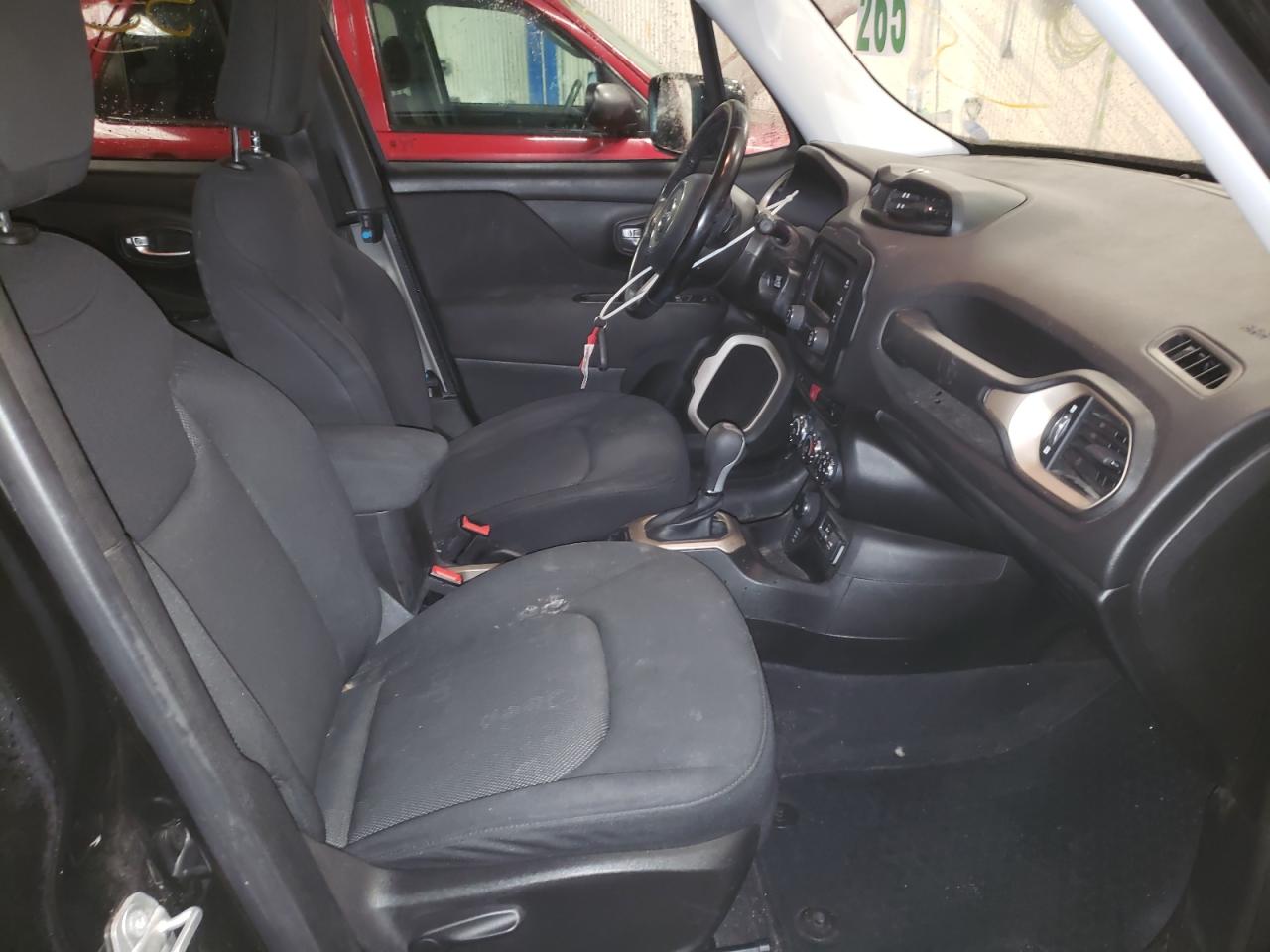 Photo 5 from auction – 2017 JEEP RENEGADE L with VIN ZACCJBBB7HPF69082