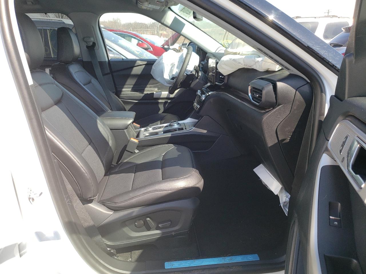 Photo 5 from auction – 2022 FORD EXPLORER L with VIN 1FMSK8FH2NGA80068