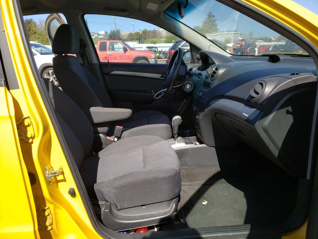 Photo 5 from auction – 2010 CHEVROLET AVEO LS with VIN KL1TD5DE5AB128008