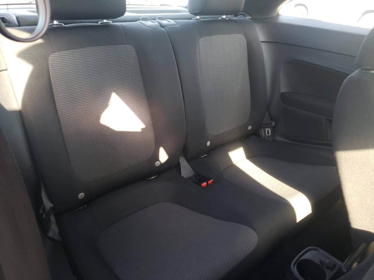 Photo 6 from auction – 2014 VOLKSWAGEN BEETLE with VIN 3VWFP7AT4EM630368