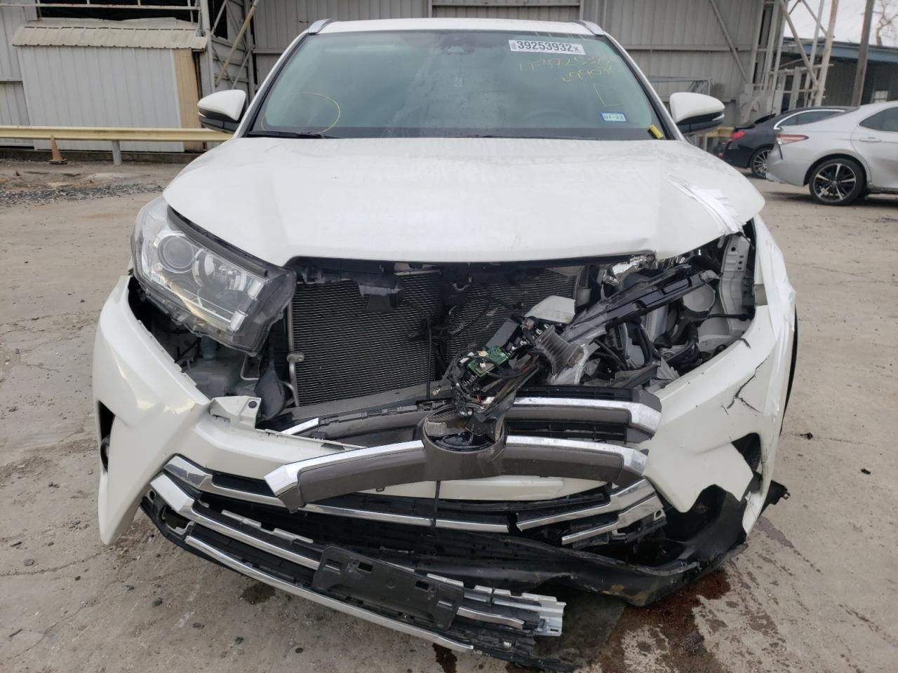 Photo 9 from auction – 2019 TOYOTA HIGHLANDER with VIN 5TDYZRFH8KS299036