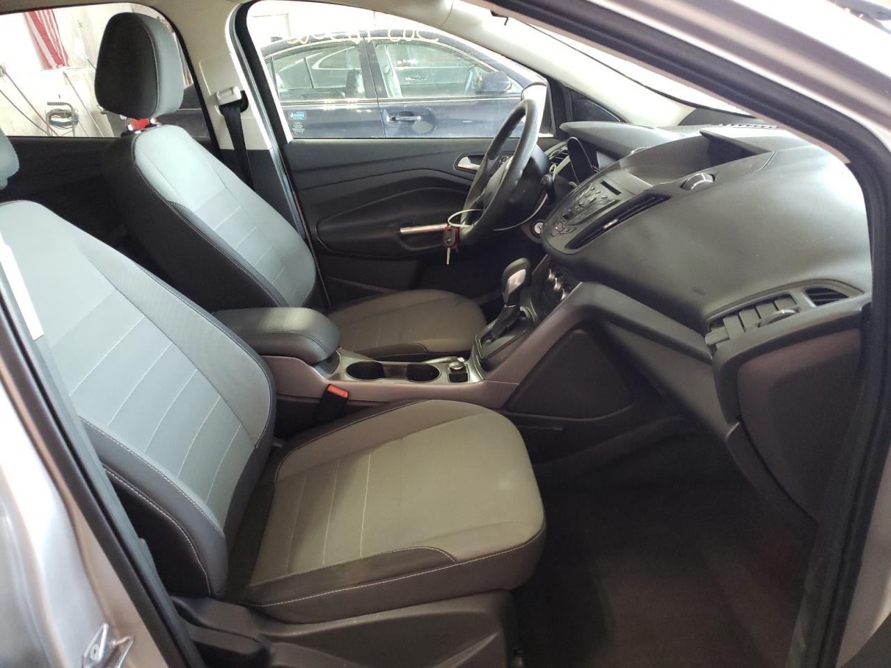 Photo 5 from auction – 2016 FORD ESCAPE SE with VIN 1FMCU9G9XGUA32334