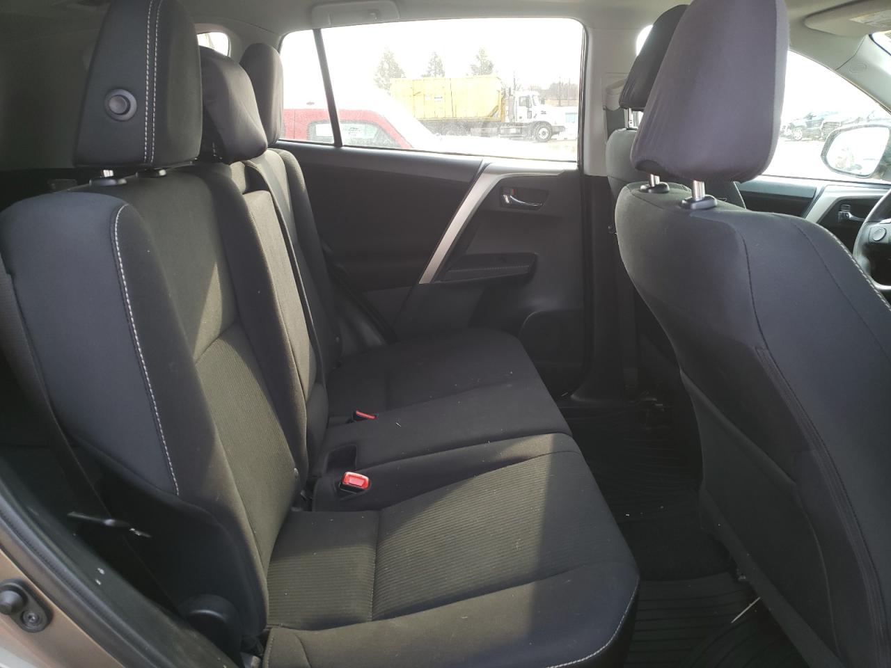 Photo 6 from auction – 2014 TOYOTA RAV4 XLE with VIN 2T3RFREV3EW195948