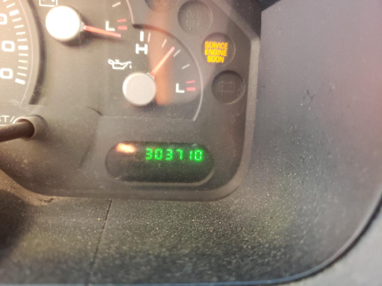 Photo 8 from auction – 2004 FORD EXPLORER X with VIN 1FMZU62K54UA39853