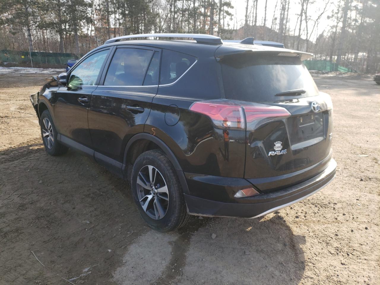 Photo 3 from auction – 2016 TOYOTA RAV4 XLE with VIN 2T3RFREV2GW438488