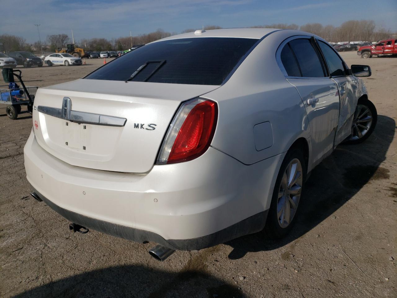 Photo 4 from auction – 2010 LINCOLN MKS with VIN 1LNHL9DR9AG606358