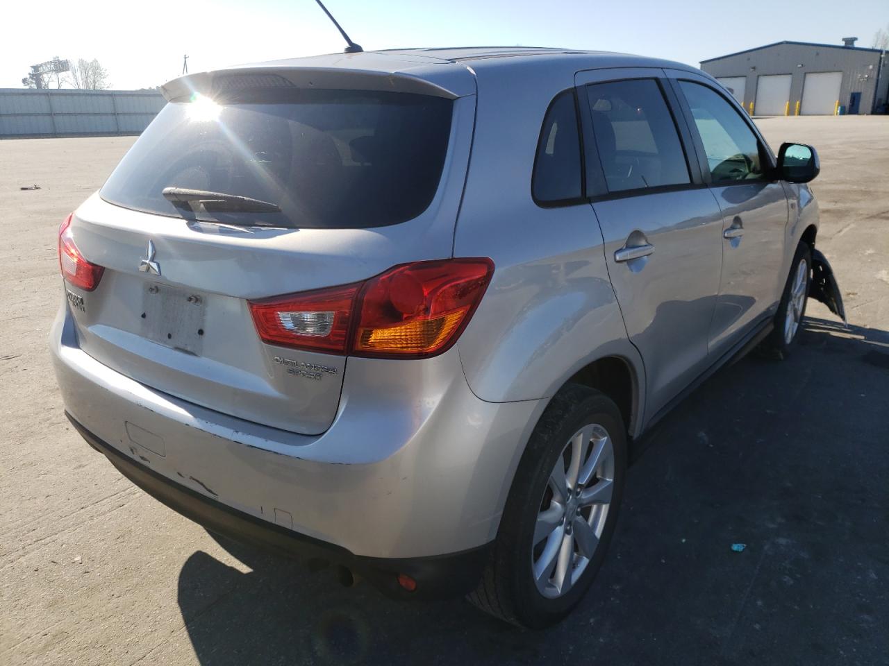 Фото 4 с аукциона – 2015 MITSUBISHI OUTLANDER с VIN 4A4AP3AU2FE036148