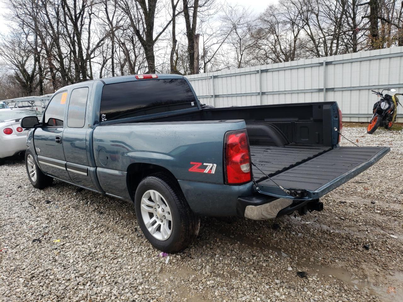 Photo 3 from auction – 2006 CHEVROLET SILVERADO with VIN 1GCEC19Z06Z205715