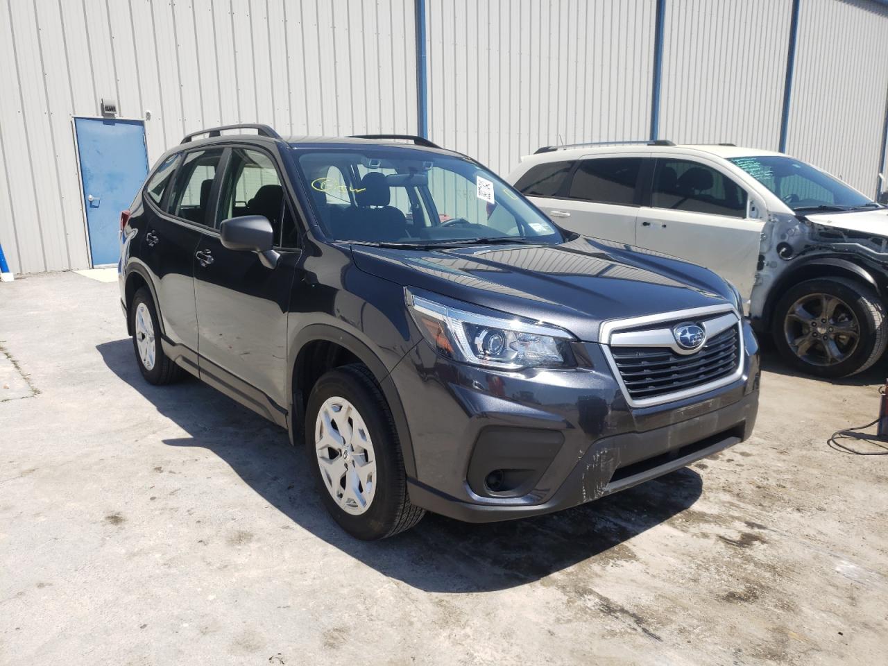 SUBARU FORESTER 2019 with VIN JF2SKACC2KH585734 - Photo from auction