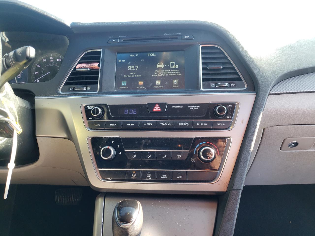 Photo 9 from auction – 2016 HYUNDAI SONATA SE with VIN 5NPE24AFXGH424924
