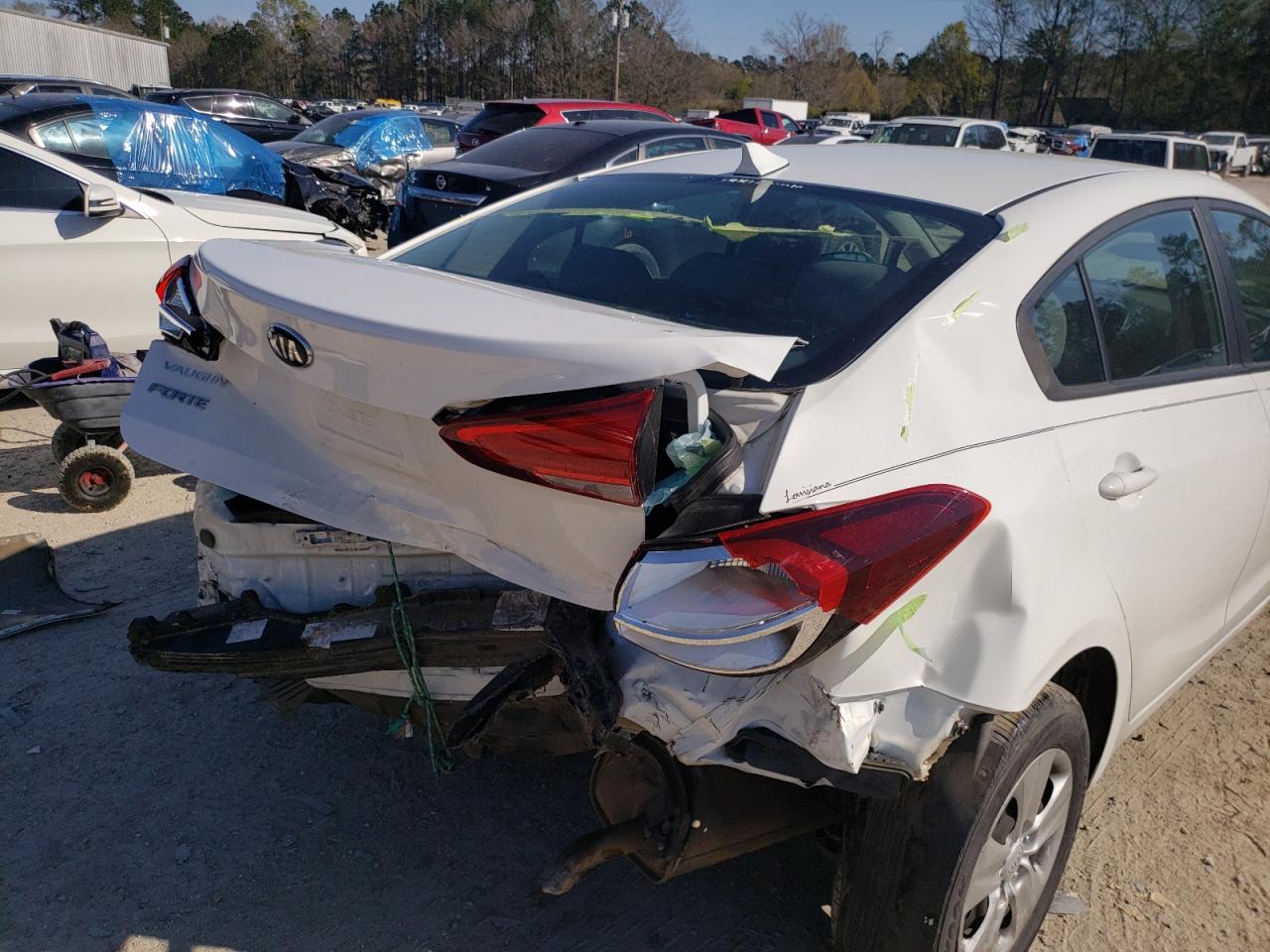 Photo 9 from auction – 2017 KIA FORTE LX with VIN 3KPFK4A78HE062109