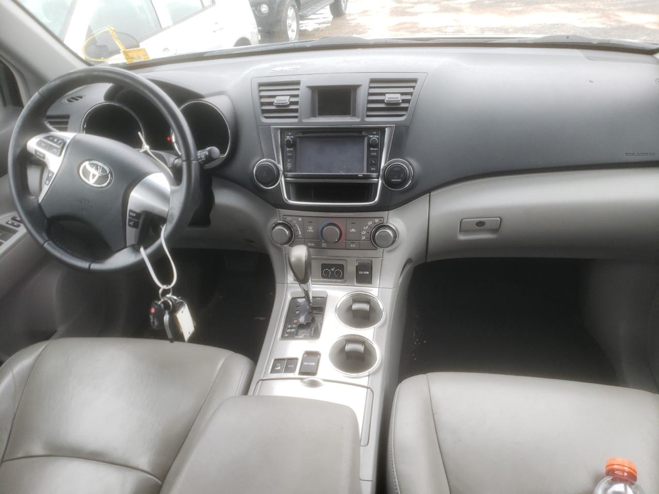 Фото 9 с аукциона – 2013 TOYOTA HIGHLANDER с VIN 5TDBK3EH1DS211665