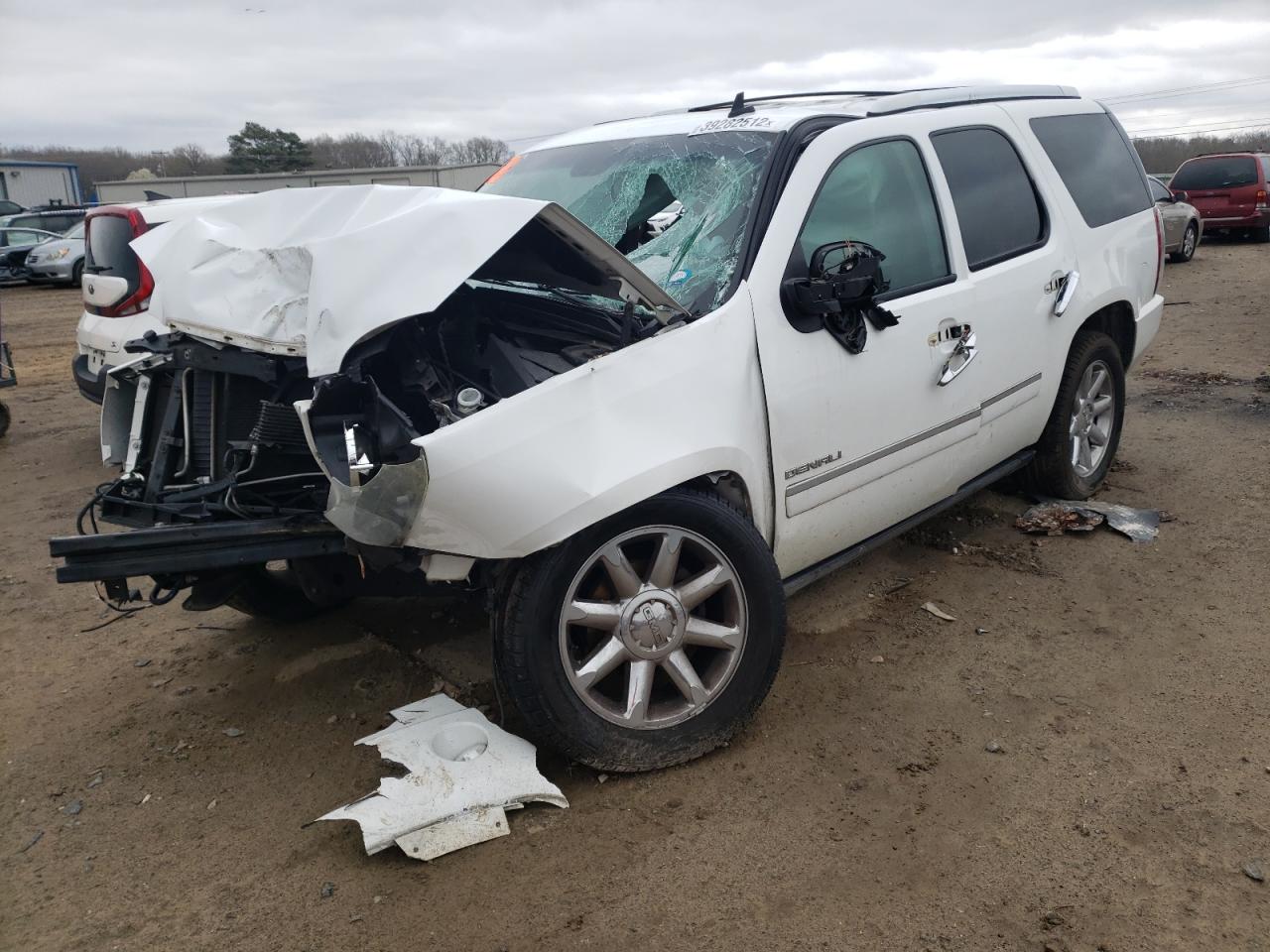 Photo 2 from auction – 2009 GMC YUKON DENA with VIN 1GKFC03289R293772