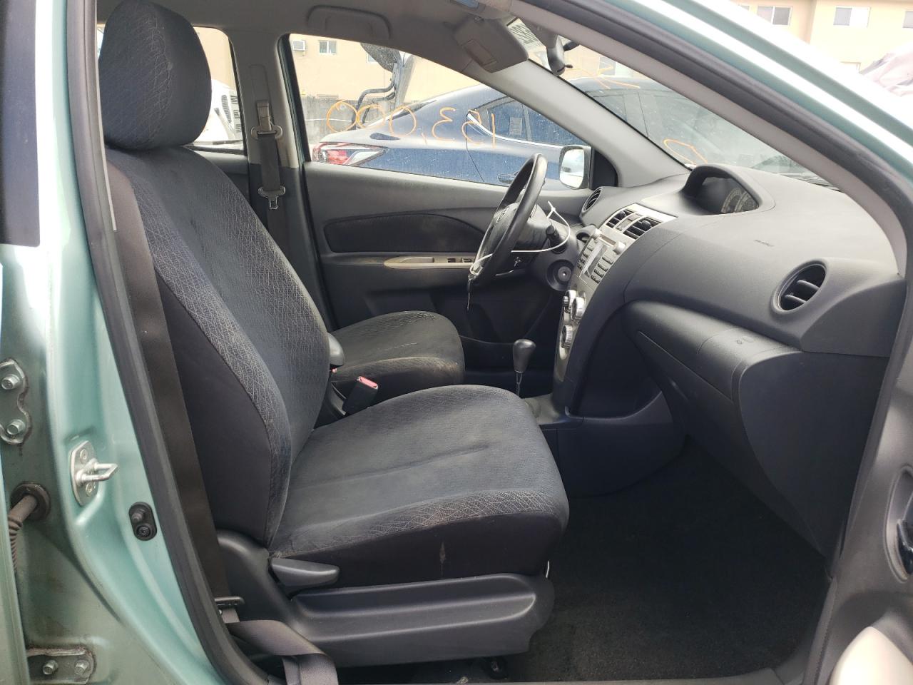Photo 5 from auction – 2008 TOYOTA YARIS with VIN JTDBT923684037165