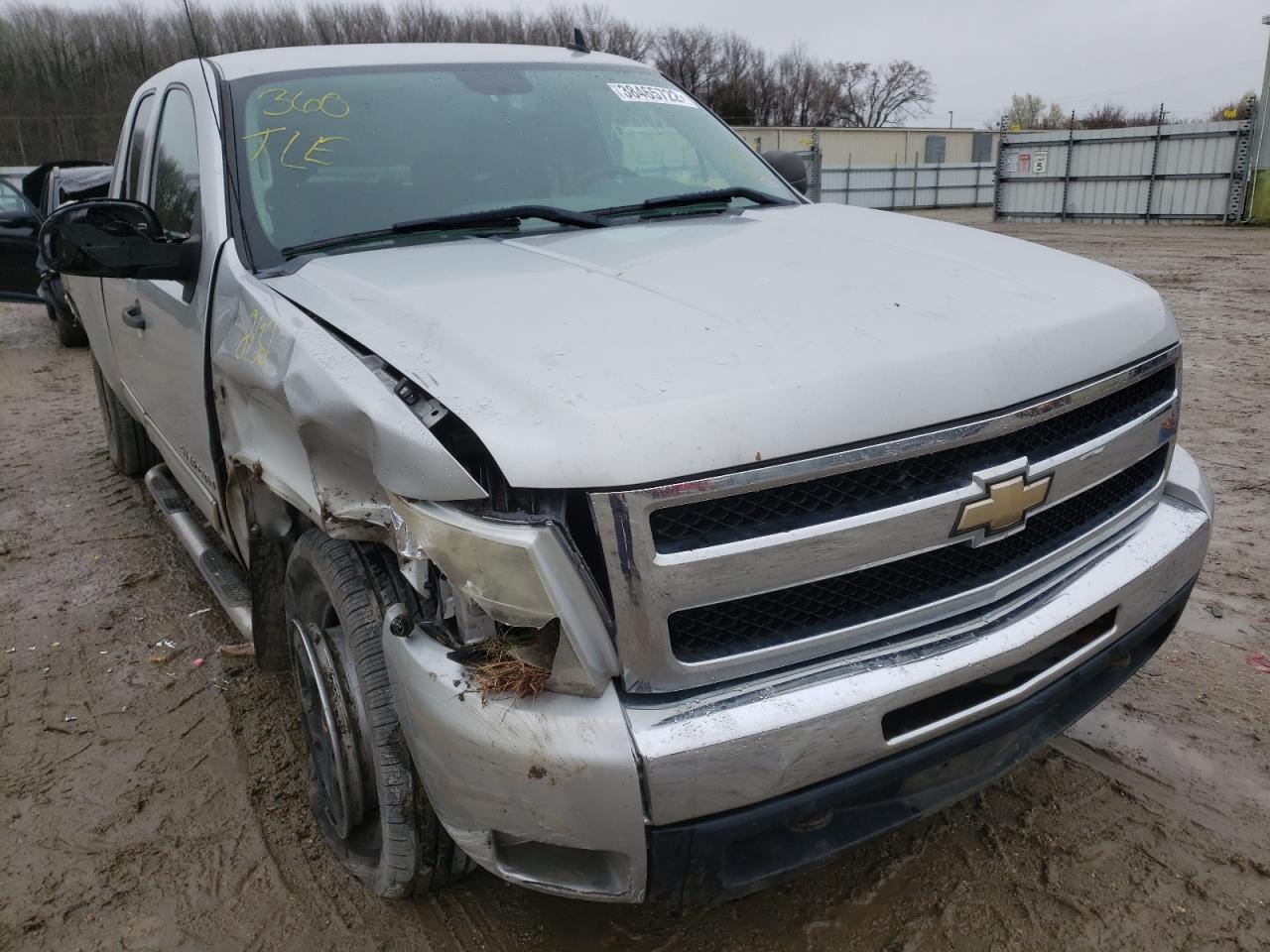 CHEVROLET SILVERADO 2011 with VIN 1GCRKSE31BZ111784 - Photo from auction