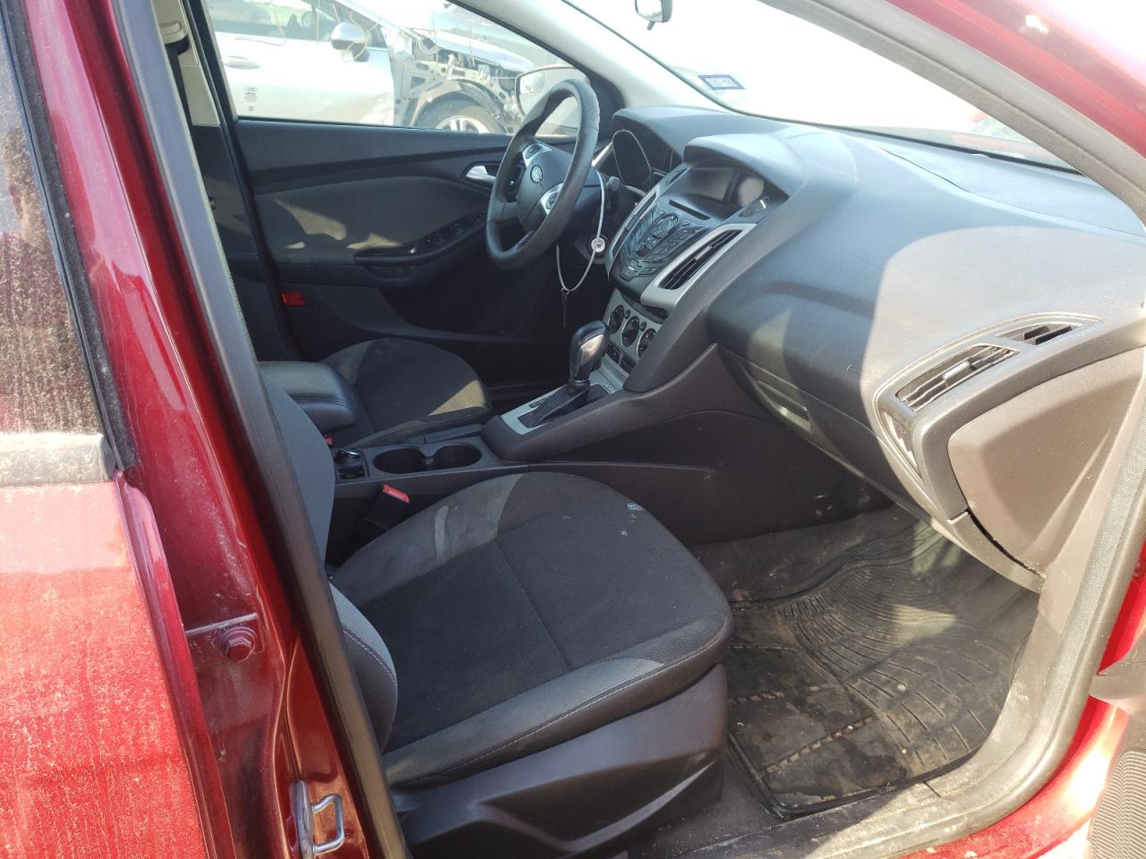 Photo 5 from auction – 2014 FORD FOCUS SE with VIN 1FADP3F20EL143601