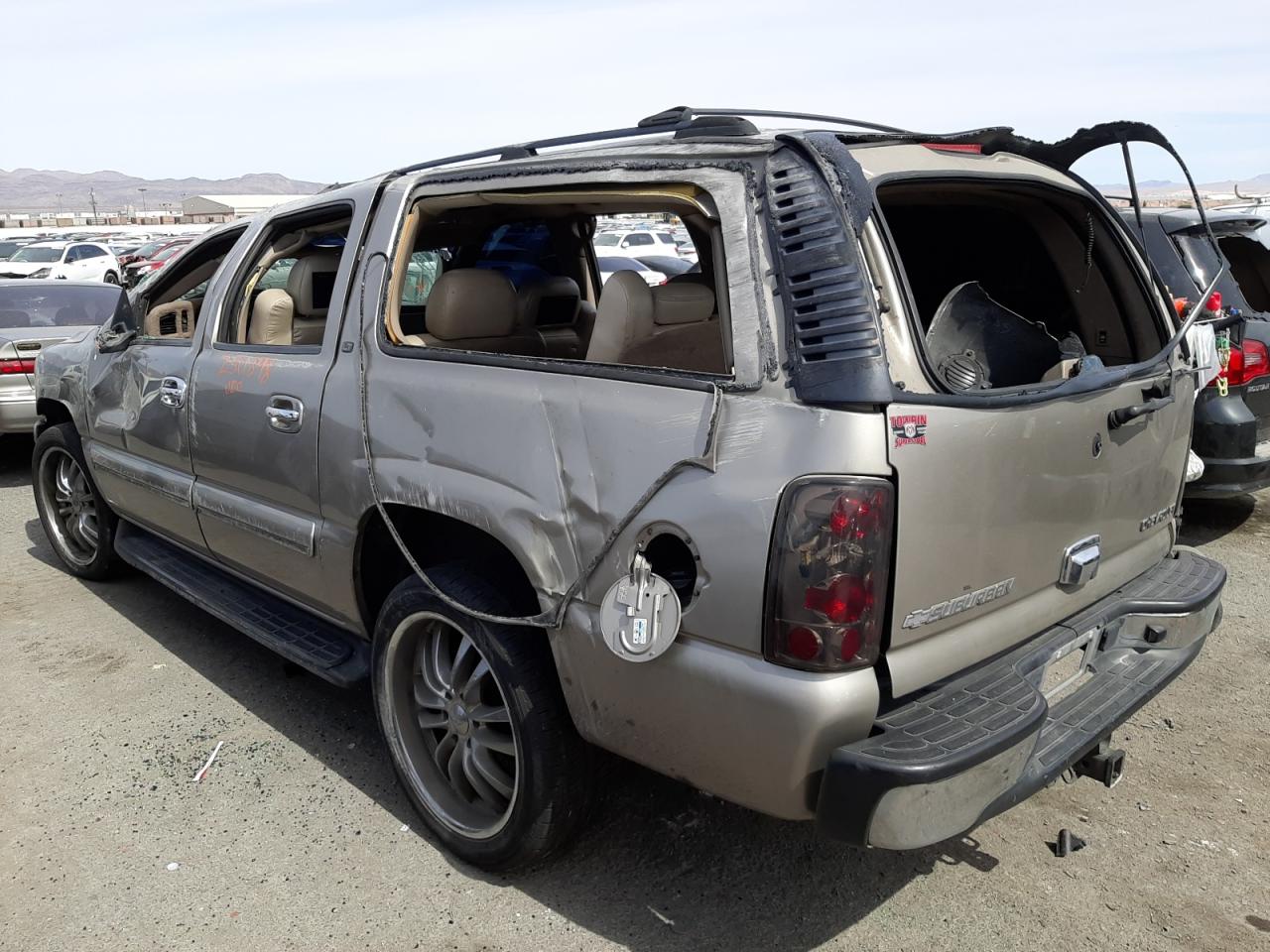 Photo 3 from auction – 2002 CHEVROLET SUBURBAN K with VIN 1GNFK16Z12J309898