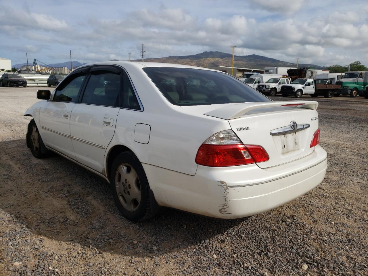 Photo 3 from auction – 2004 TOYOTA AVALON XL with VIN 4T1BF28B54U371996