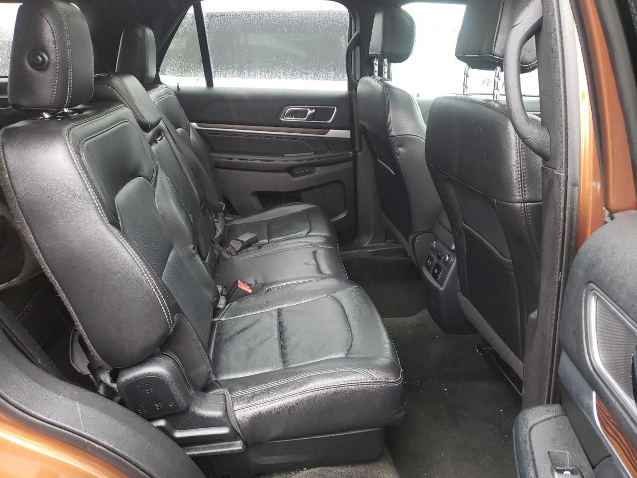 Photo 6 from auction – 2017 FORD EXPLORER L with VIN 1FM5K8F81HGC69103